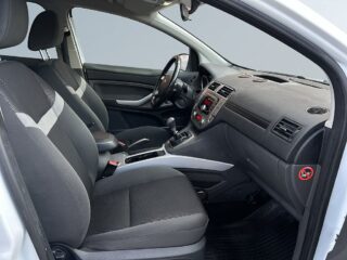 Ford Kuga AWD Trend Dragkrok/SoV-Däck/Motorvärmare/Psensorer – bild 10