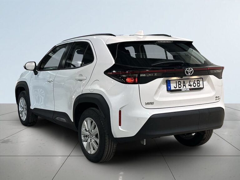 Toyota Yaris Cross Hybrid AWD-i e-CVT Mvärm Kamera Psens SoV MOMS