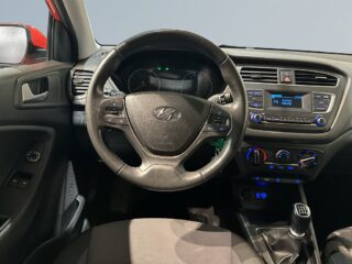 Hyundai i20 1.2 Comfort Premium Mvärm Kamkedja S/V-hjul – bild 9