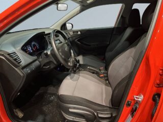 Hyundai i20 1.2 Comfort Premium Mvärm Kamkedja S/V-hjul – bild 7