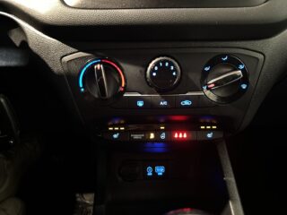 Hyundai i20 1.2 Comfort Premium Mvärm Kamkedja S/V-hjul – bild 15