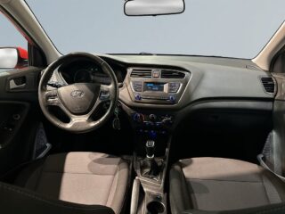 Hyundai i20 1.2 Comfort Premium Mvärm Kamkedja S/V-hjul – bild 8