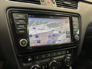 Skoda Octavia RS RS 2.0 TSI RS S&V/M&Kvärm/Psens/Canton/Lane assist/Navi – bild 11