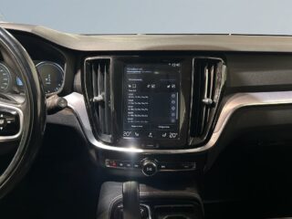 Volvo V60 T6 Twin Engine AWD Momentum Drag Pvärm Kamera SoV – bild 15