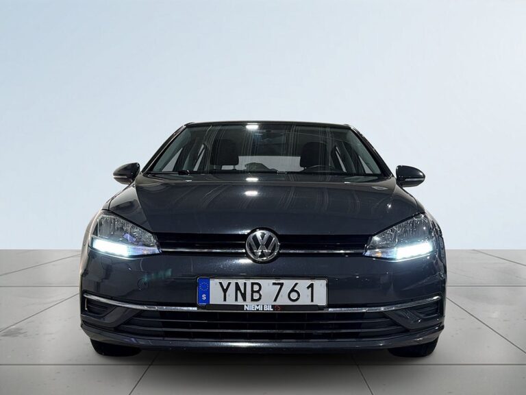 Volkswagen Golf I 5-dörrar 1.0 TSI Base Dragkrok Kamera CarPlay S/V-hjul