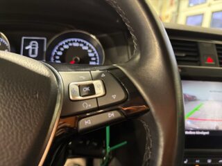 Volkswagen Golf I 5-dörrar 1.0 TSI Base Dragkrok Kamera CarPlay S/V-hjul – bild 20