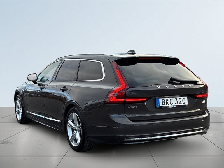 Volvo V90 T6 AWD Momentum Advanced SoV-Däck/Kamera/Rattvärm/Psens