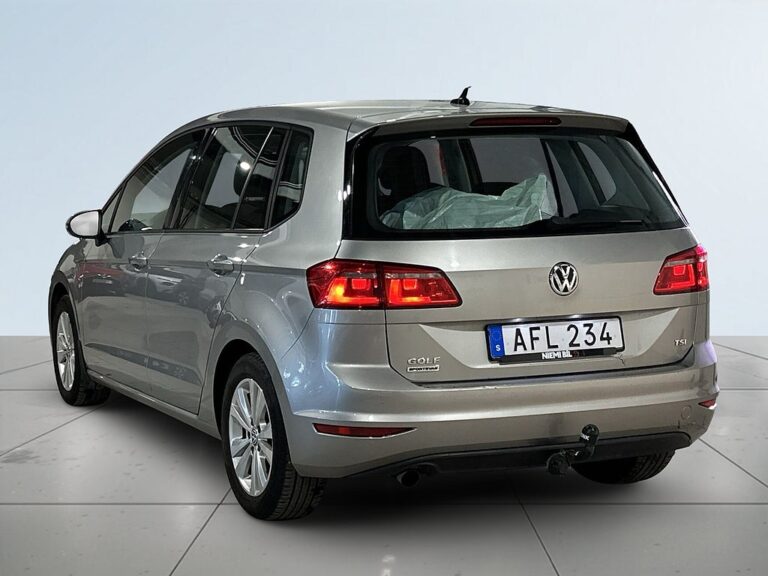 Volkswagen Golf Sportsvan 1.2 TSI BMT Base 1-Ägare Dragkrok Motorvärmare S/V-hjul