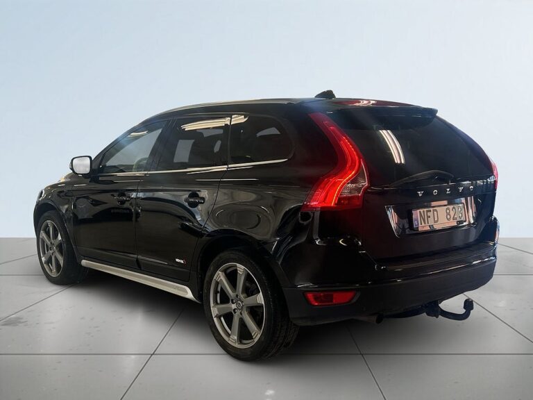 Volvo XC60 D4 Summum Dragkrok Adaptiv-Farthållare Skinn P-sens S&V