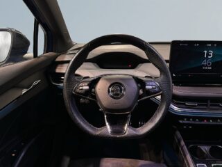 Skoda Enyaq AWD iV80x Sportline Drag Pvärm Pano Kamera Vpump SoV – bild 9