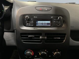 Renault Clio 1.2 73hk Kamrem bytt Farthållare S/V-hjul – bild 11