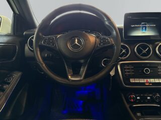 Mercedes-Benz A200 d 200 d Style AMG S&V-hjul/Bkam/Carplay/Pano – bild 9