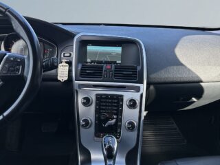 Volvo XC60 D4 AWD Ocean Race Ledramp/S&Vdäck/M-värm/Sensorer/Skinn – bild 11