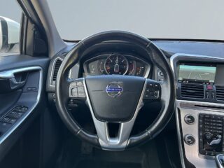Volvo XC60 D4 AWD Ocean Race Ledramp/S&Vdäck/M-värm/Sensorer/Skinn – bild 9