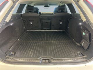 Volvo V90 Cross Country D4 AWD Aut Advanced SE III Drag Kamera H/K Dvärmare S&V – bild 12