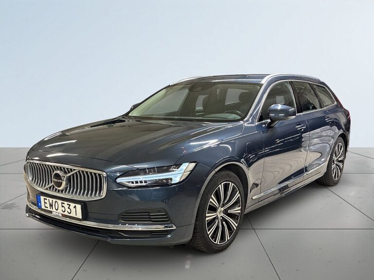 Volvo V90 Recharge T6 AWD Advanced MOMS Värmare Bkamera S&V-däck