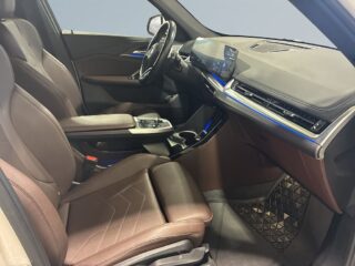 BMW X1 xDrive30e M Sport Edition Drag Widescreen H/K MOMS S&V – bild 9