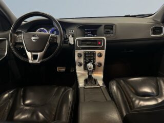 Volvo V60 D4 AWD R-Design Business Pro S&V-hjul/Drag/Dvärm/Skinn – bild 8