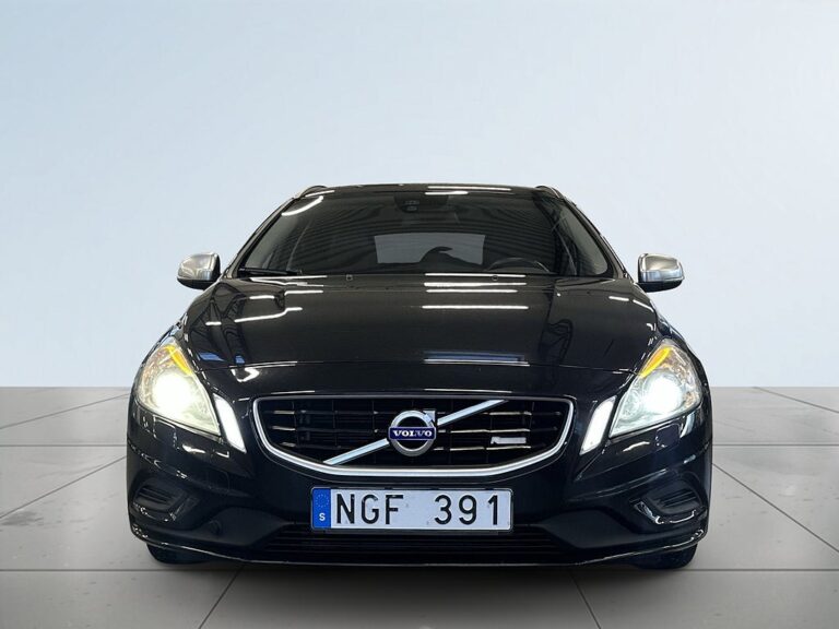 Volvo V60 D4 AWD R-Design Business Pro S&V-hjul/Drag/Dvärm/Skinn