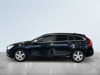 Volvo V60 D4 AWD R-Design Business Pro S&V-hjul/Drag/Dvärm/Skinn – bild 4