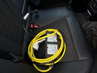 BMW 330e Sport line 360°kamera HuD Rattvärme Navigation S&V-däck – bild 17