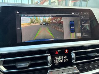 BMW 330e Sport line 360°kamera HuD Rattvärme Navigation S&V-däck – bild 19