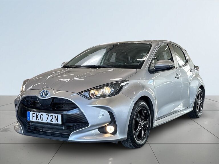 Toyota Yaris Hybrid CVT Active S&V-hjul/Adaptiv Farthållare/Kamera