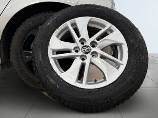 Toyota Yaris Hybrid CVT Active S&V-hjul/Adaptiv Farthållare/Kamera – bild 14