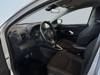 Toyota Yaris Hybrid CVT Active S&V-hjul/Adaptiv Farthållare/Kamera – bild 7