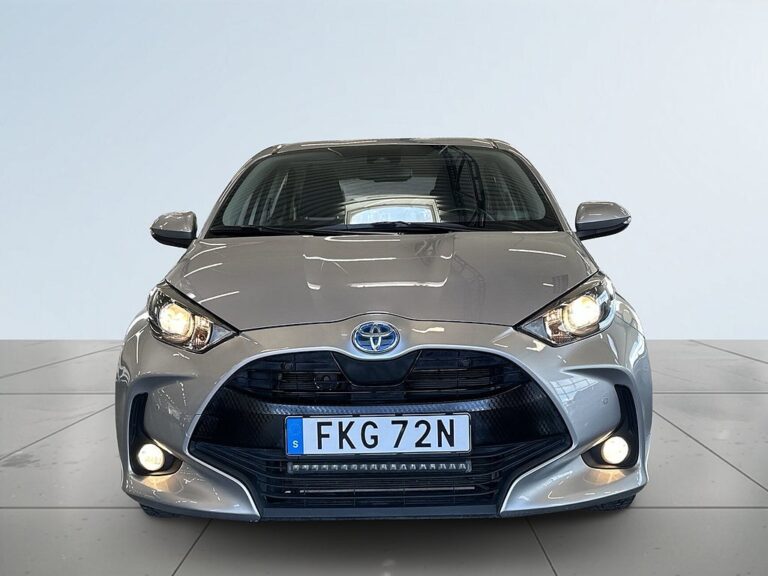 Toyota Yaris Hybrid CVT Active S&V-hjul/Adaptiv Farthållare/Kamera