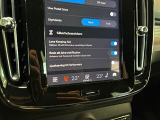 Volvo XC40 Recharge Twin Plus S&V/Drag/Backkamera/Carplay/Pvärm – bild 23