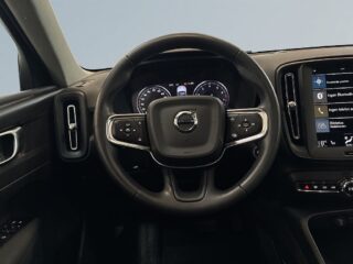 Volvo XC40 T2 Geartronic Momentum S&V/Drag/kamera/Carplay/Pvärm – bild 9
