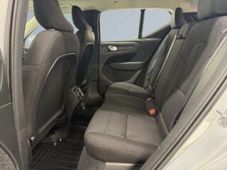 Volvo XC40 T2 Geartronic Momentum S&V/Drag/kamera/Carplay/Pvärm – bild 13