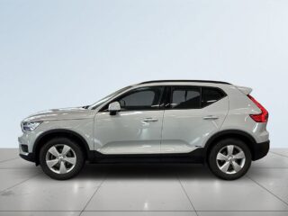 Volvo XC40 T2 Geartronic Momentum S&V/Drag/kamera/Carplay/Pvärm – bild 4