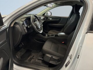 Volvo XC40 T2 Geartronic Momentum S&V/Drag/kamera/Carplay/Pvärm – bild 7