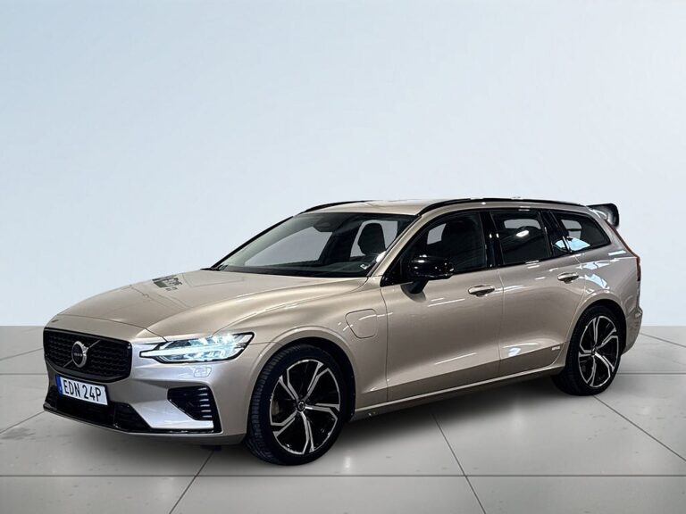 Volvo V60 Recharge T8 AWD Plus Dark Cockpit Kamera Skinn MOMS S&V