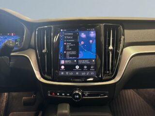 Volvo V60 Recharge T8 AWD Plus Dark Cockpit Kamera Skinn MOMS S&V – bild 11