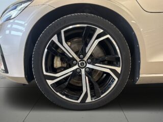 Volvo V60 Recharge T8 AWD Plus Dark Cockpit Kamera Skinn MOMS S&V – bild 14