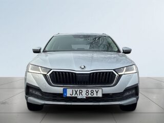 Skoda Octavia Scout 2.0 TDI MOMS/Rattvärme/Backkamera/Adaptiv Fart/Drag/SoV – bild 2