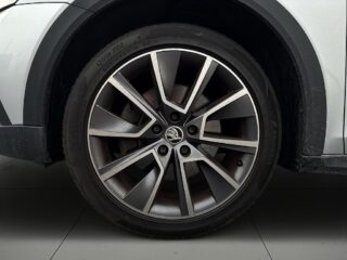 Skoda Octavia Scout 2.0 TDI MOMS/Rattvärme/Backkamera/Adaptiv Fart/Drag/SoV – bild 13