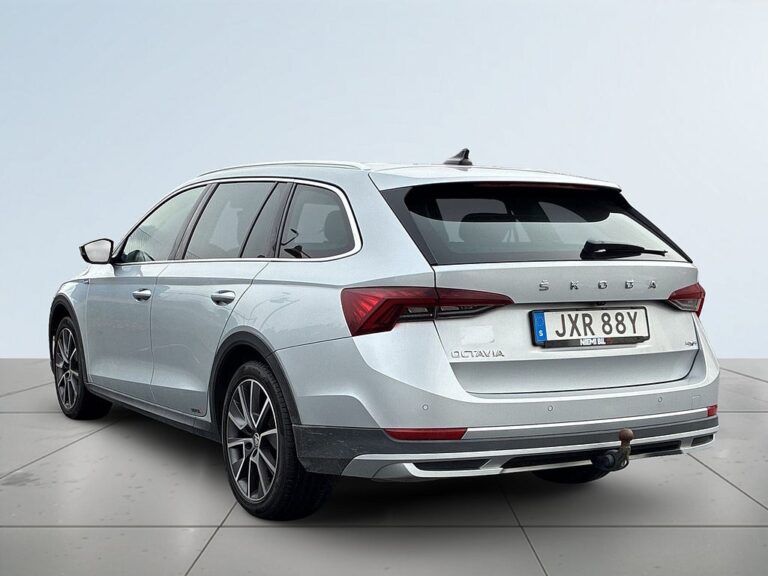 Skoda Octavia Scout 2.0 TDI MOMS/Rattvärme/Backkamera/Adaptiv Fart/Drag/SoV