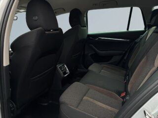Skoda Octavia Scout 2.0 TDI MOMS/Rattvärme/Backkamera/Adaptiv Fart/Drag/SoV – bild 12
