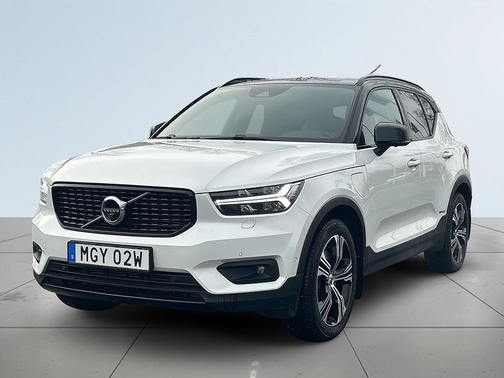 Volvo XC40 Recharge T4 R-Design Drag/360/HuD/SoV-Däck/Rattvärm