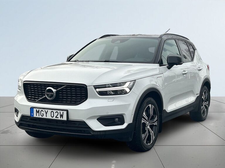 Volvo XC40 Recharge T4 R-Design Drag/360/HuD/SoV-Däck/Rattvärm