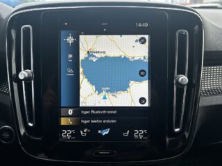 Volvo XC40 Recharge T4 R-Design Drag/360/HuD/SoV-Däck/Rattvärm – bild 17