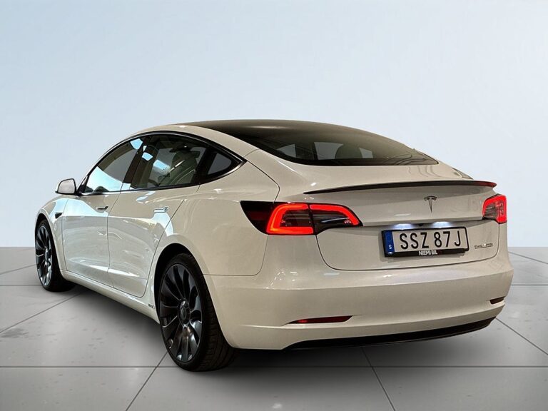 Tesla Model 3 Performance Värmepump 1 ägare 360 Pano Navi  MOMS S&V