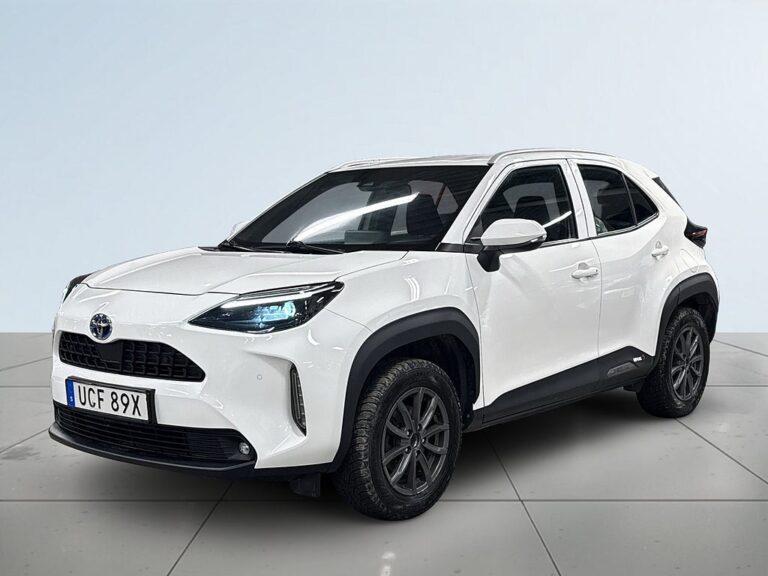 Toyota Yaris Cross Hybrid AWD-i e-CVT Active Plus Kamera/Sensorer/S&V-Däck