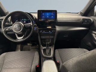 Toyota Yaris Cross Hybrid AWD-i e-CVT Active Plus Kamera/Sensorer/S&V-Däck – bild 8