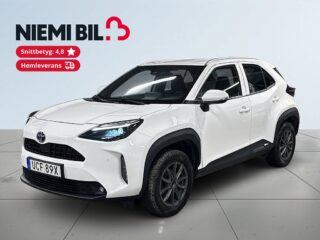 Toyota Yaris Cross Hybrid AWD-i e-CVT Active Plus Kamera/Sensorer/S&V-Däck – bild 1