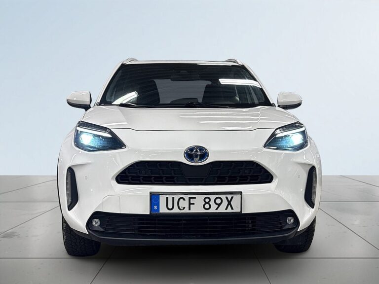 Toyota Yaris Cross Hybrid AWD-i e-CVT Active Plus Kamera/Sensorer/S&V-Däck